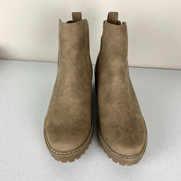 Dolce Vita Rielle Booties Platform Ankle Boots Womens 9 Tan Lug Chelsea - Picture 2 of 8